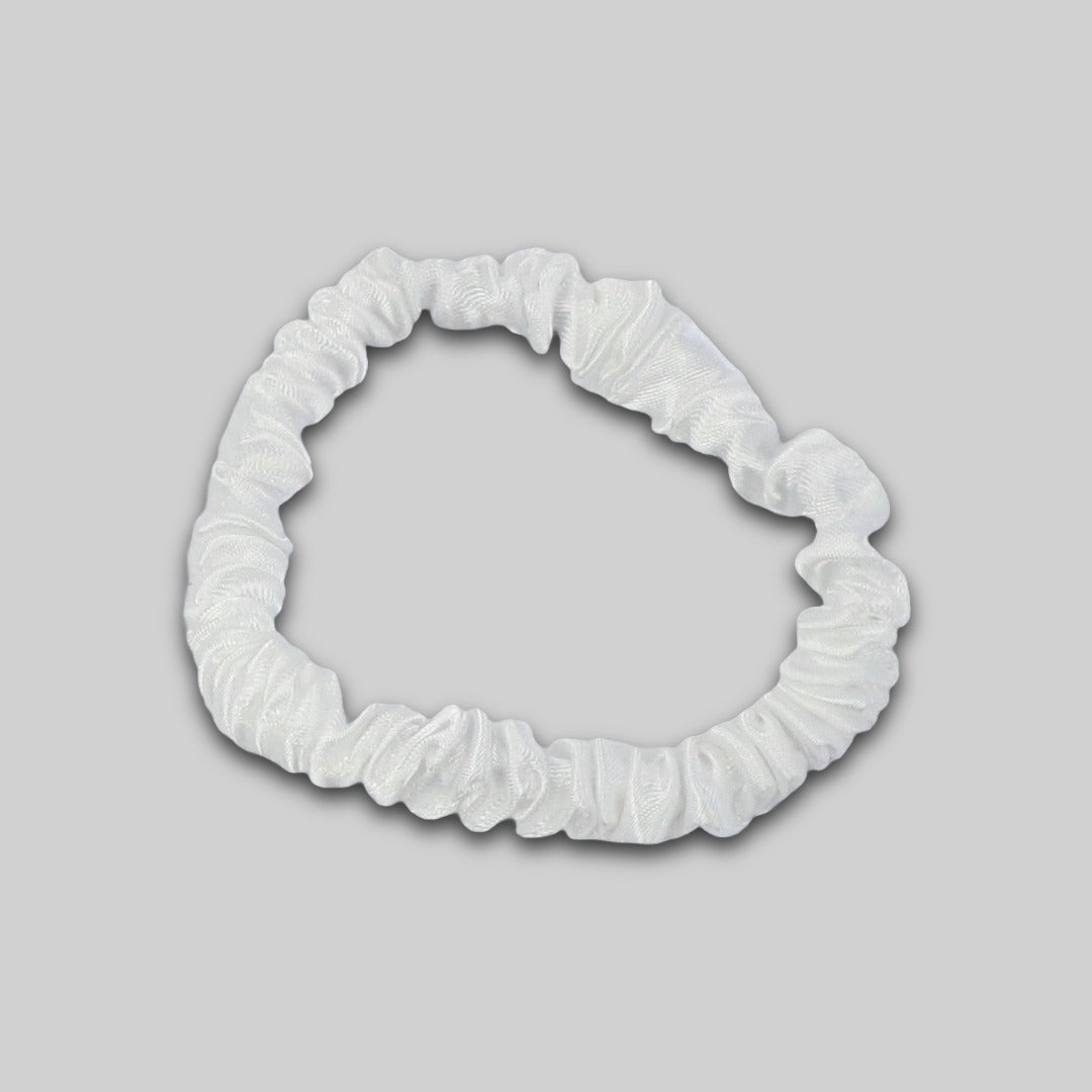 Satin Haargummi Scrunchie mini Schnee Weiss