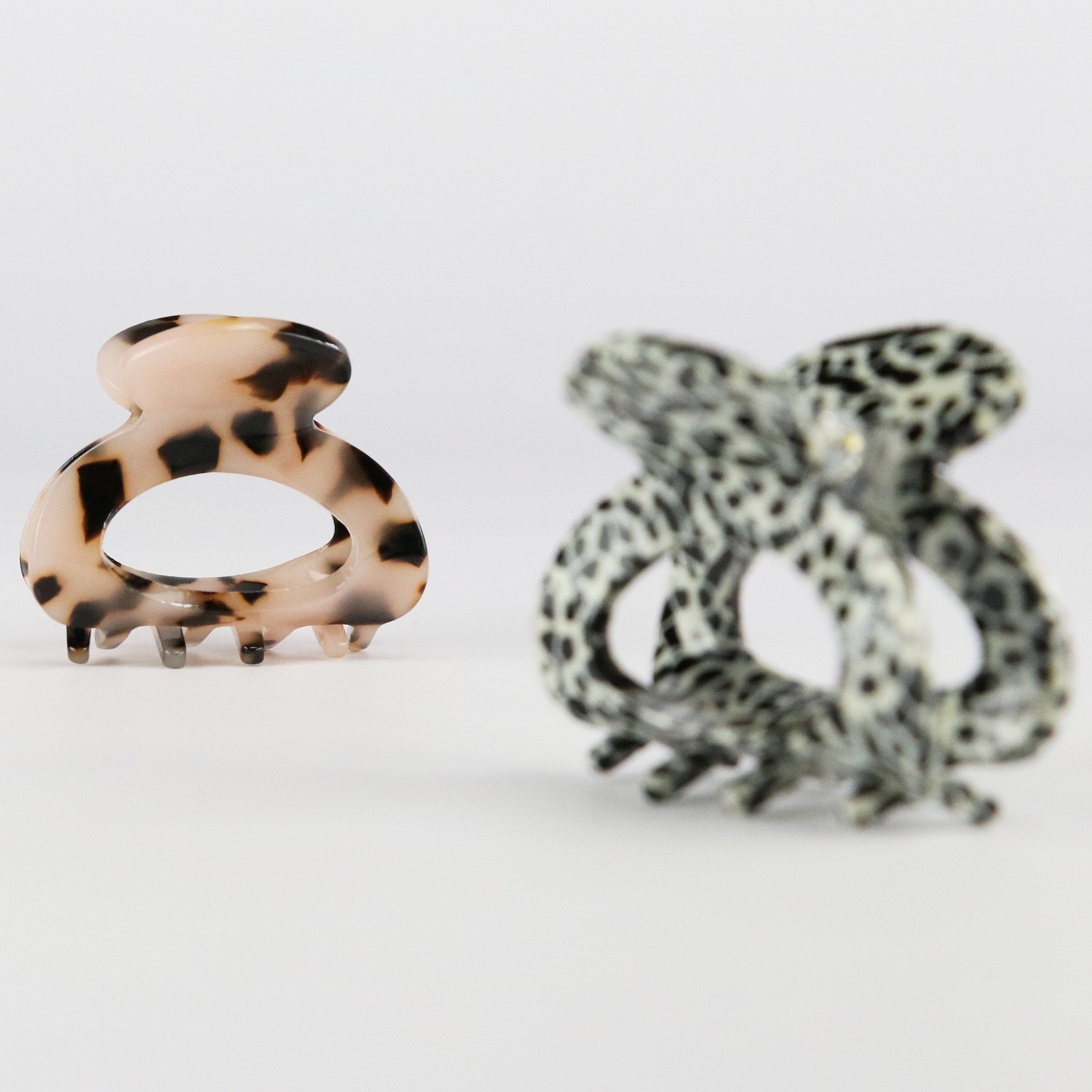 Perfektes Duo mini Haarklammern Schwarz-Weiss und Light Tortoise