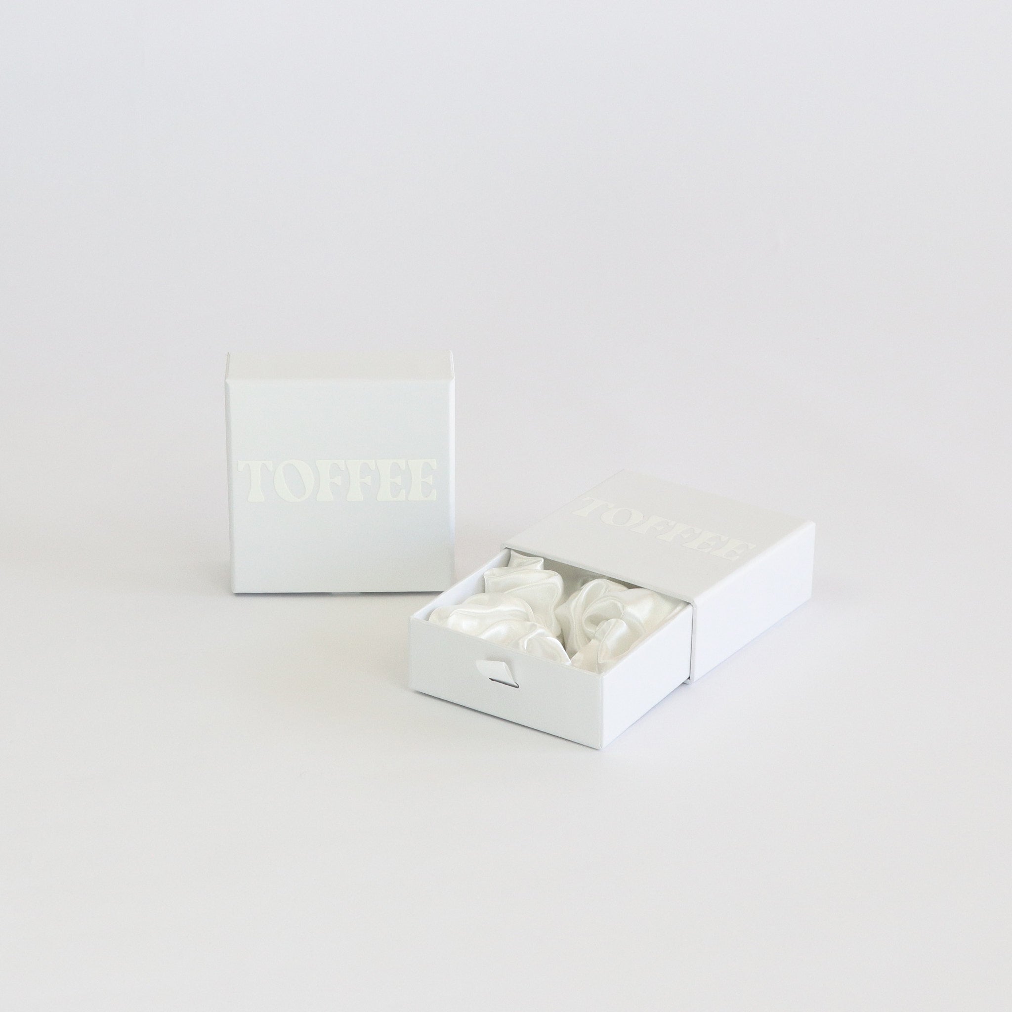 Satin Haargummi Scrunchie XL Schnee Weiss