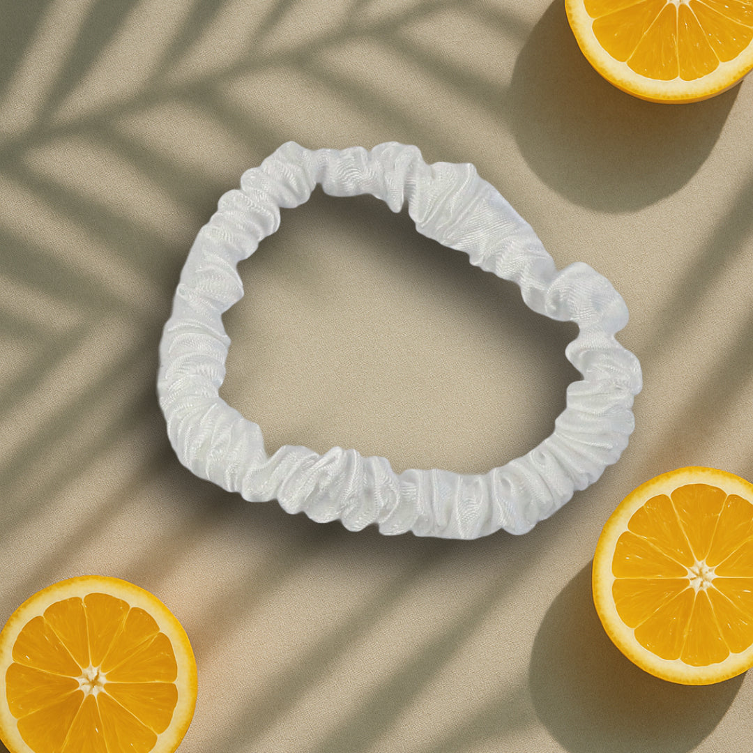 Satin Haargummi Scrunchie mini Schnee Weiss