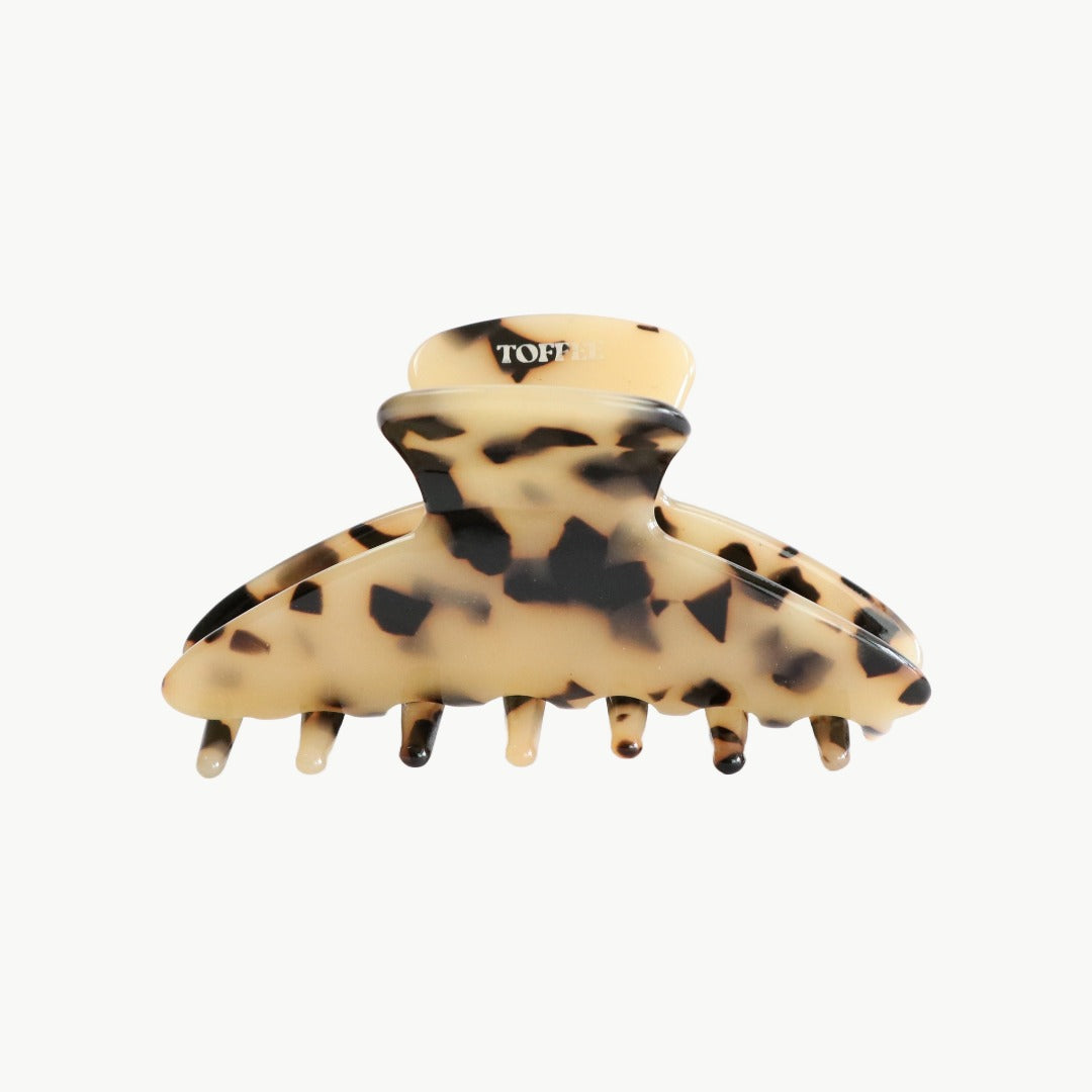 Clara Clip Medium in Light Tortoise